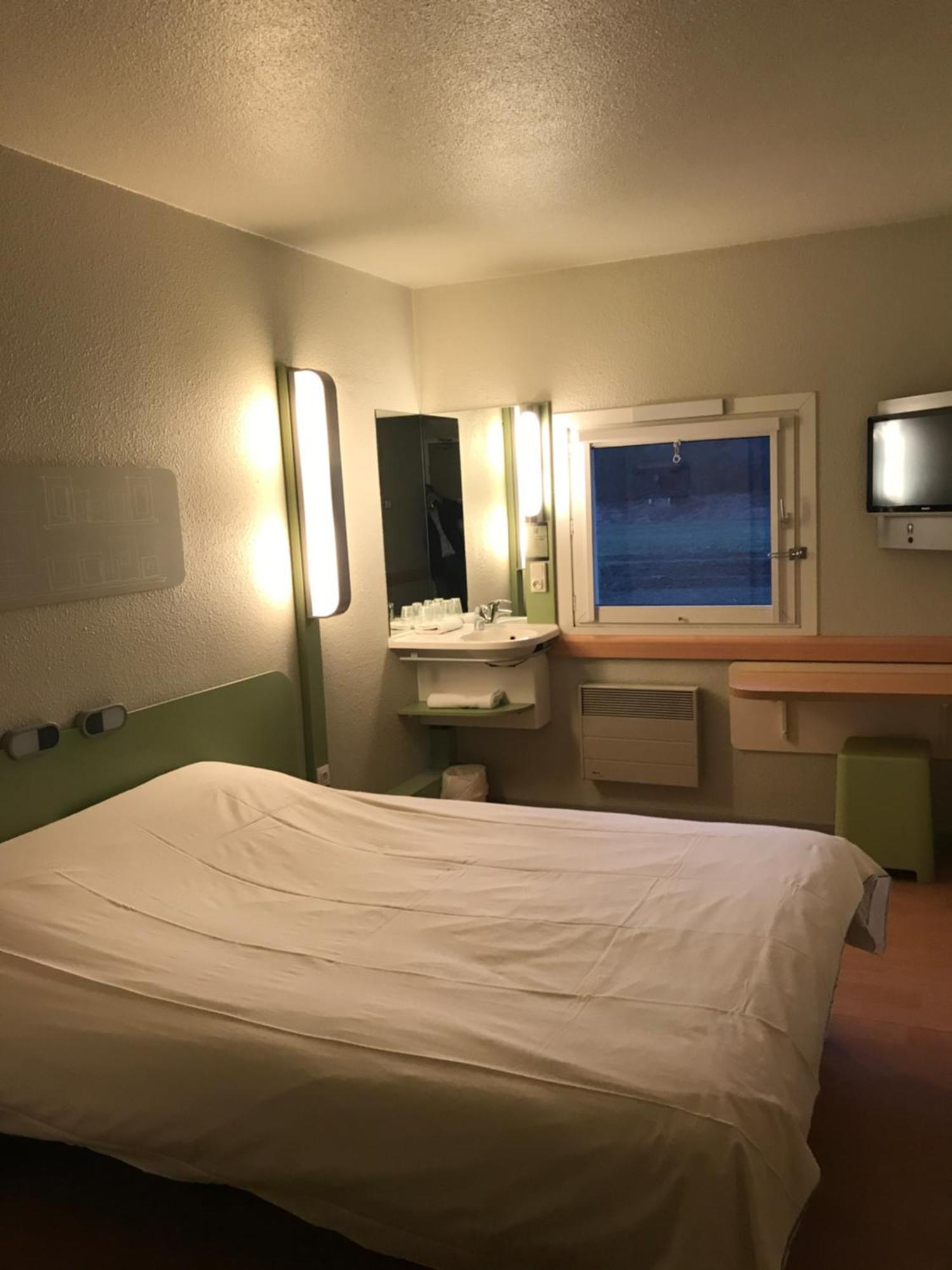 Ibis Budget L'Isle Adam Екстер'єр фото