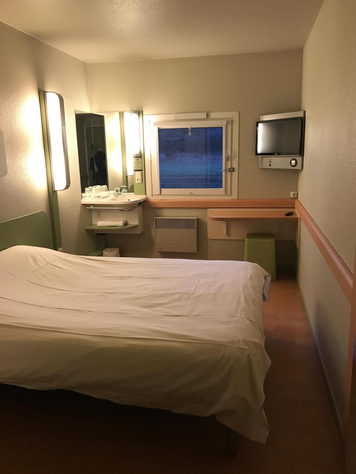 Ibis Budget L'Isle Adam Екстер'єр фото