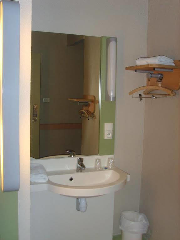 Ibis Budget L'Isle Adam Екстер'єр фото